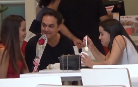 DANDO E TOMANDO ROSAS