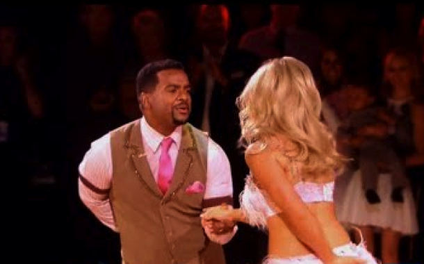 Carlton humilha em concurso de dança